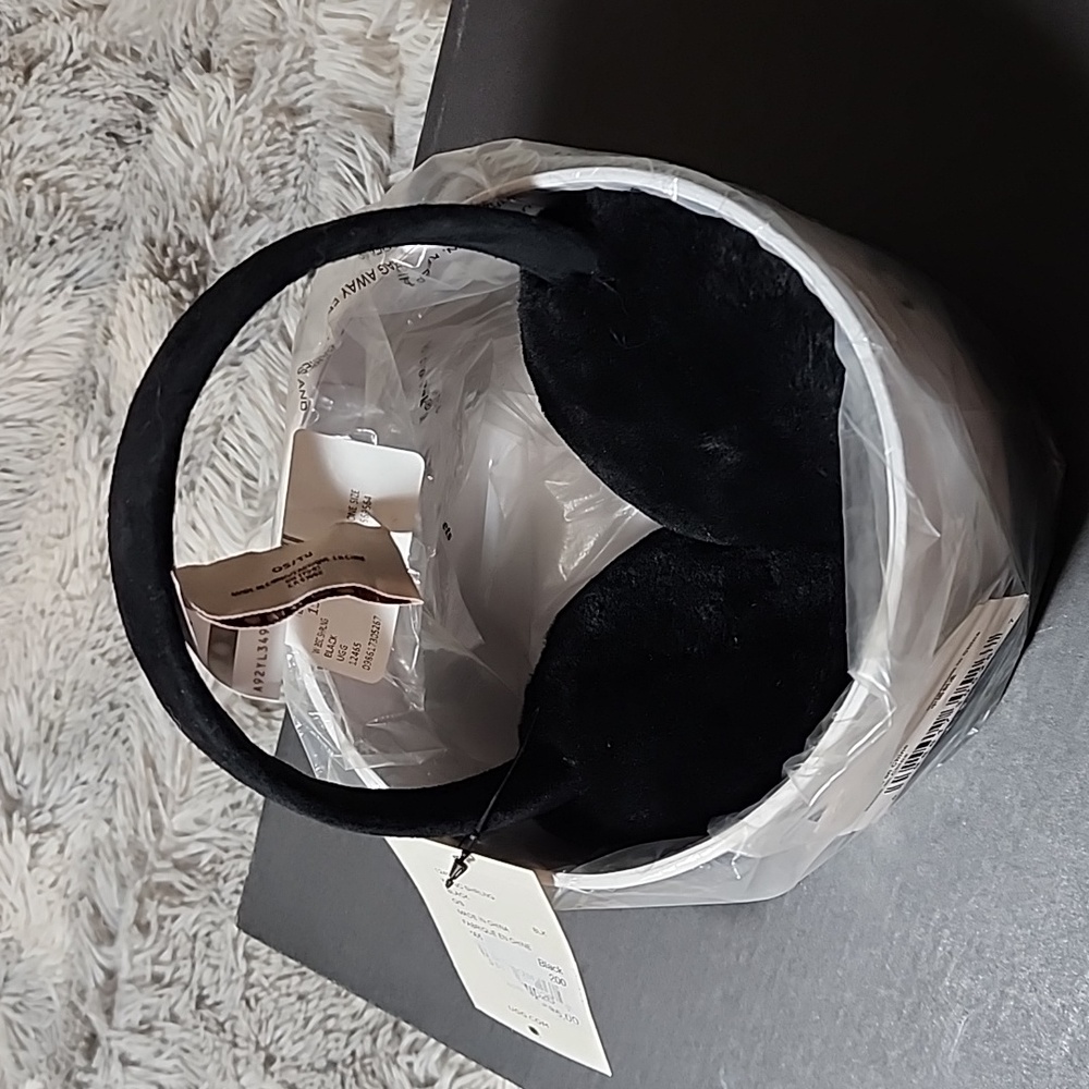 NWT UGG Shearling Ear Muffs
